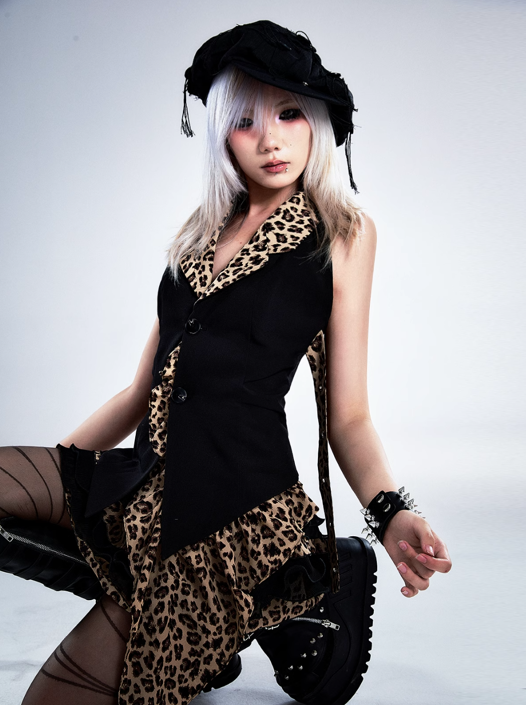 Frustration Garden Leopard-Lapel Gothic Halter Vest