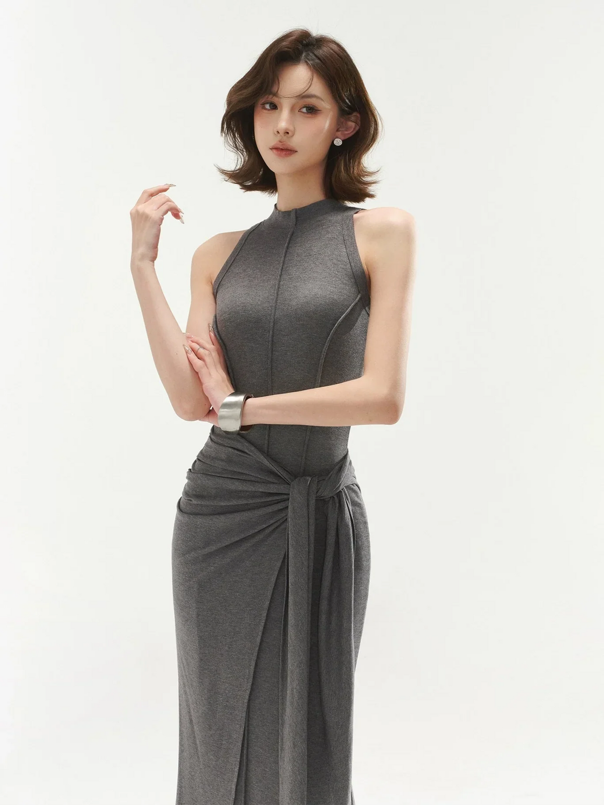 Elegant Sleeveless Mock Neck Maxi Dress with Tie Waist