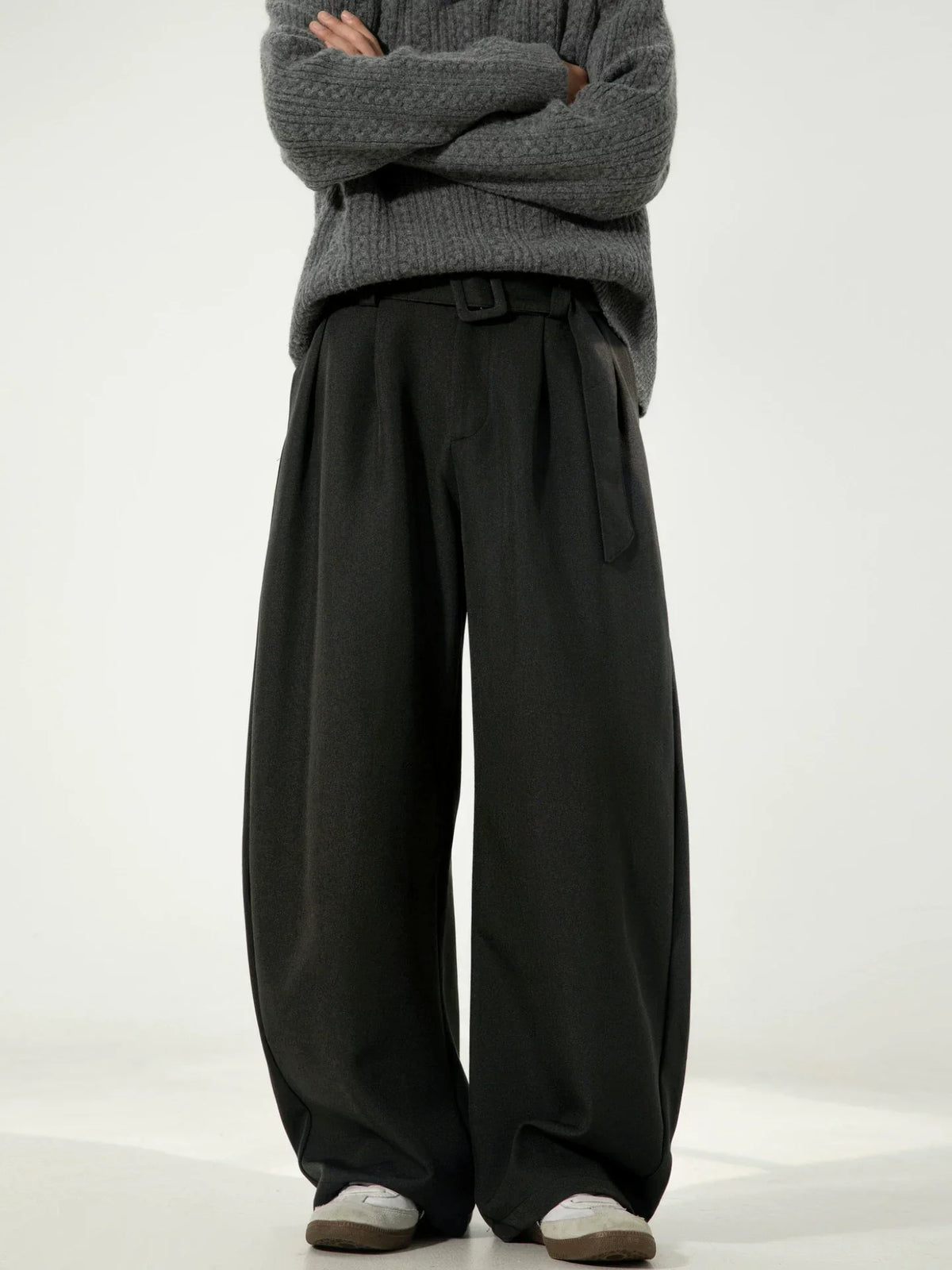 Belted Linen-Texture Curve Trousers