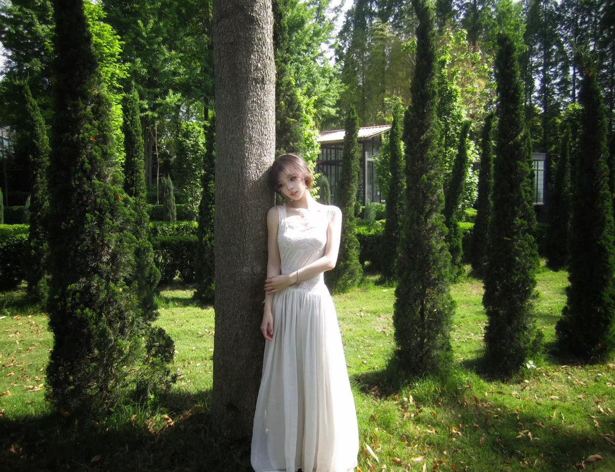 Ivory Lace Open-Back Maxi Dress